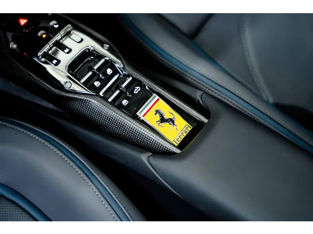Ferrari 296 GTS 2024 Hybride Benzine 46