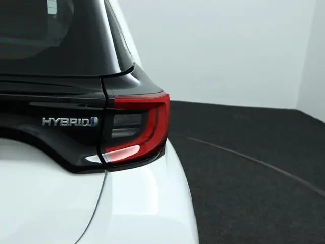 Toyota Yaris 1.5 Hybrid Dynamic 2021 Hybride Benzine 37