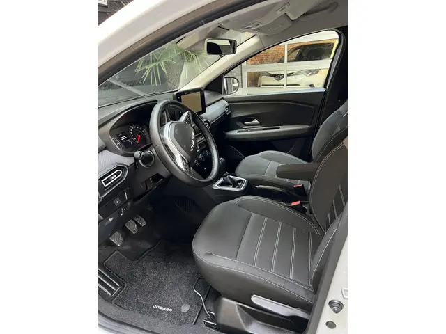 Dacia Jogger 1.0 TCe 110 Expression 2024 Benzine 6