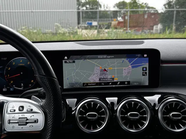 Mercedes-Benz A-Klasse 250 Premium 2019 Benzine 6