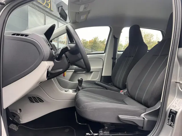 SEAT Mii 1.0 Style 2017 Benzine 6