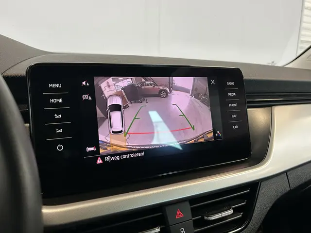 Škoda Kamiq 1.0 TSI Business Edition 2020 Benzine 24