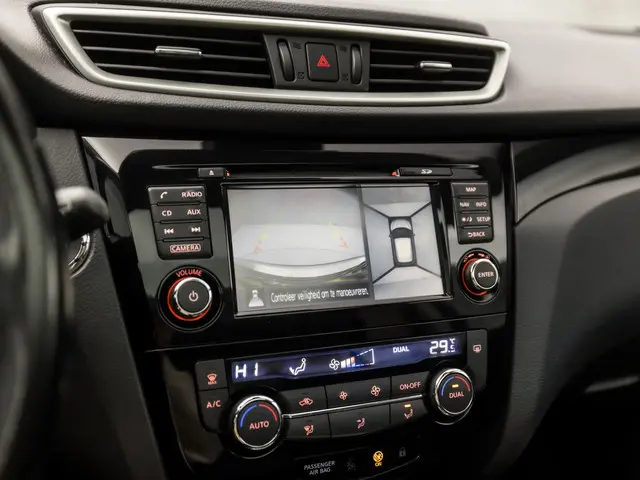 Nissan QASHQAI 1.2 Connect Sport 2014 Benzine 17