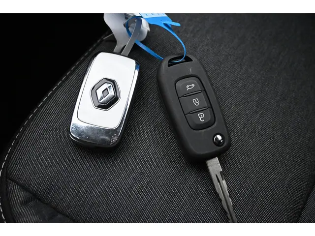 Renault Captur 1.0 TCe 90 equilibre 2023 Benzine 37