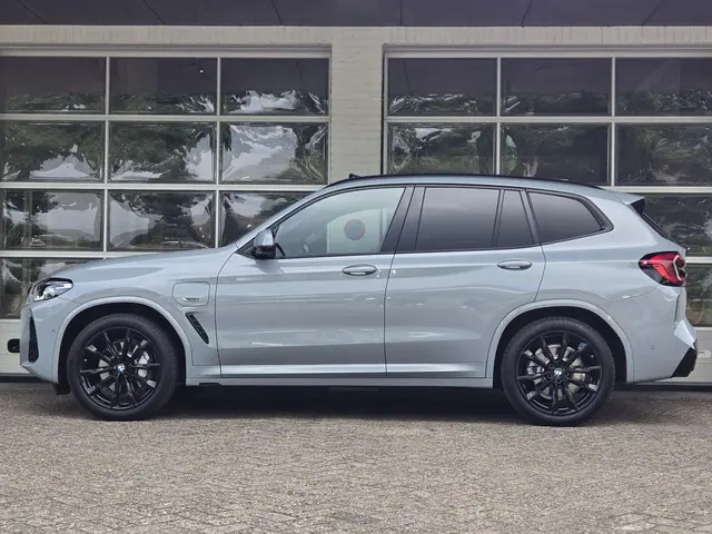 BMW X3 xDrive30e 2022 Hybride Benzine 3
