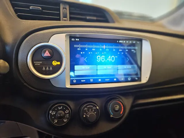 Toyota Yaris 1.0 VVT-i Now | CarPlay 2014 Benzine 10