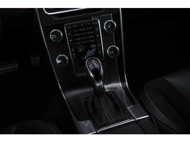 Volvo V60 1.5 T3 R-Design 2017 Benzine 21