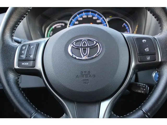 Toyota Yaris 1.5 Hybrid Trend 2015 Hybride Benzine 15