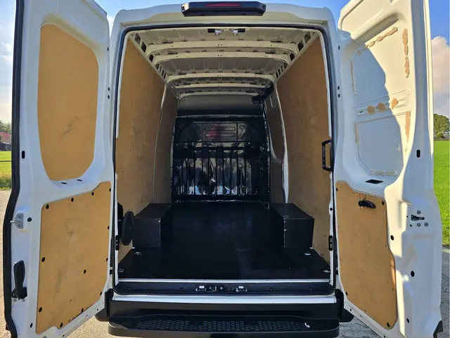 Iveco Daily 35S14V 2.3 352L H2 2022 Diesel 5