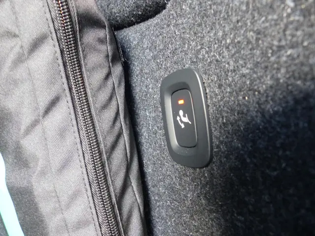 Volvo XC40 B4 Plus Dark 2025 Benzine 30