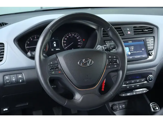 Hyundai i20 Coupé 1.0 T-GDI Premium 2017 Benzine 15