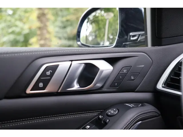 BMW X5 xDrive45e High Executive 2022 Hybride Benzine 53