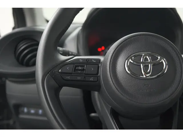 Toyota Aygo X 1.0 VVT-i MT Play 2023 Benzine 35