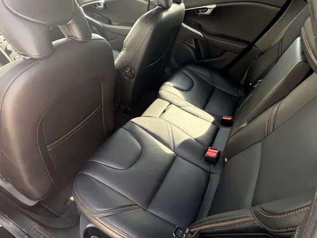 Volvo V40 Cross Country 2.0 D3 Summum 2019 Diesel 4