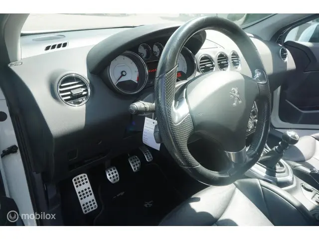 Peugeot 308 CC 1.6 THP Roland Garros 2014 Benzine 12
