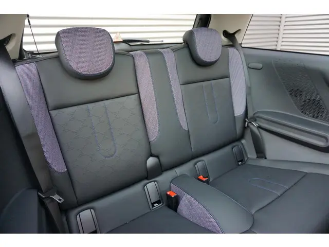 MINI 3-Deurs Cooper C 2025 Benzine 9