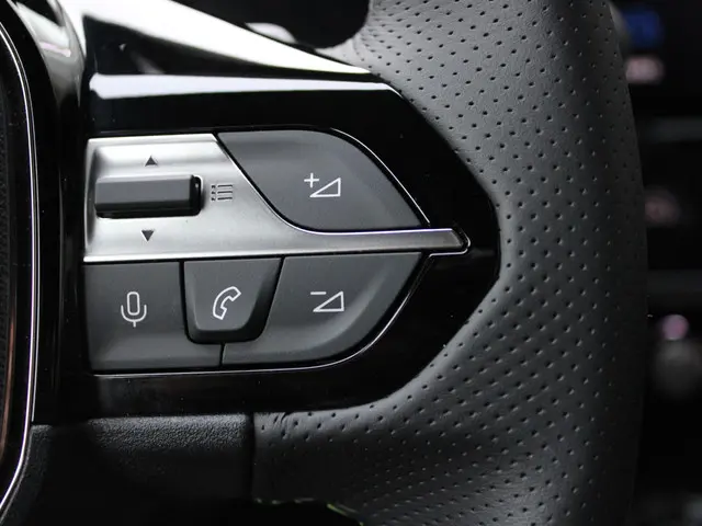 Peugeot 408 1.6 HYbrid 225 EAT8 GT 2025 Hybride Benzine 24