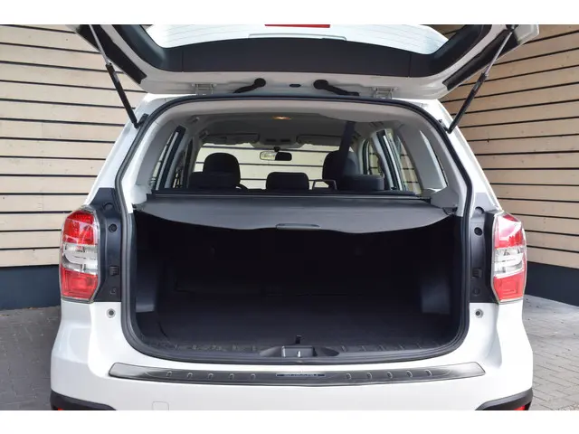 Subaru Forester 2.0 Luxury 2014 Benzine 7