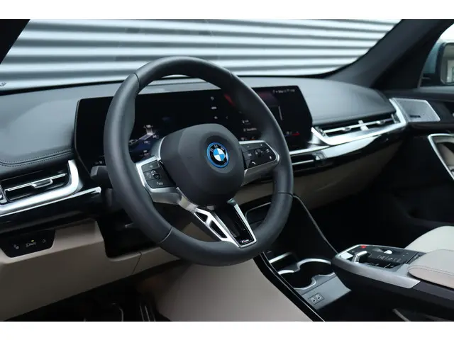 BMW iX1 eDrive20 2025 Elektrisch 14