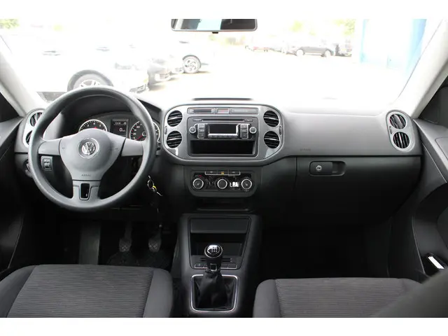 Volkswagen Tiguan 1.4 TSI Easyline 2015 Benzine 2