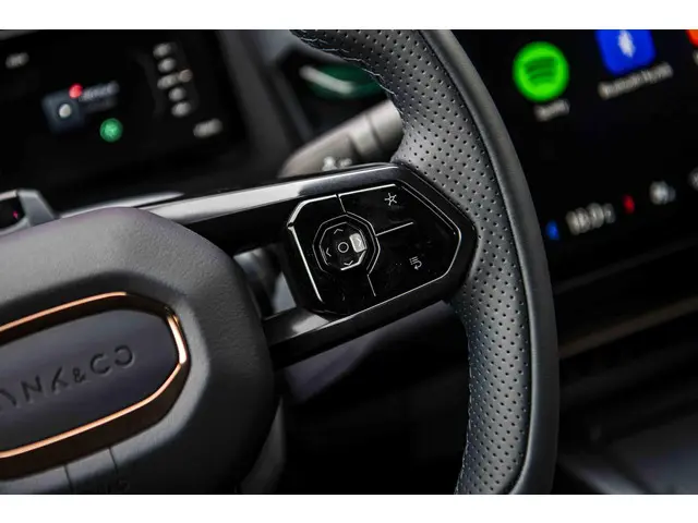 Lynk & Co 08 1.5 More 2026 Hybride Benzine 13