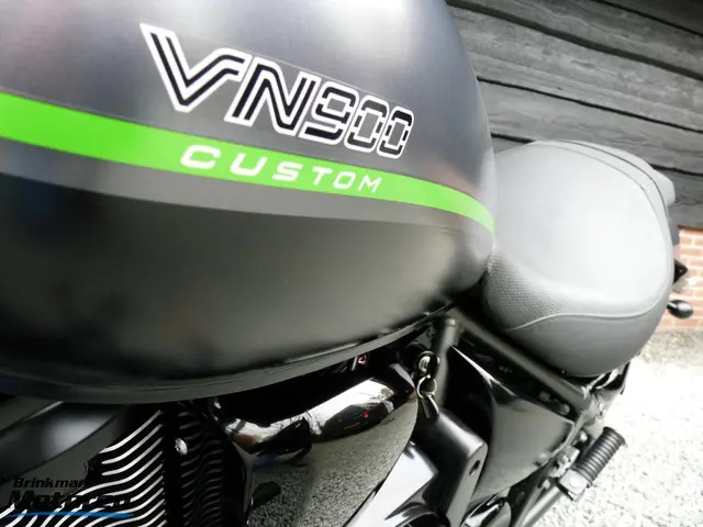 Kawasaki VN 900 Custom 2013 Benzine 17