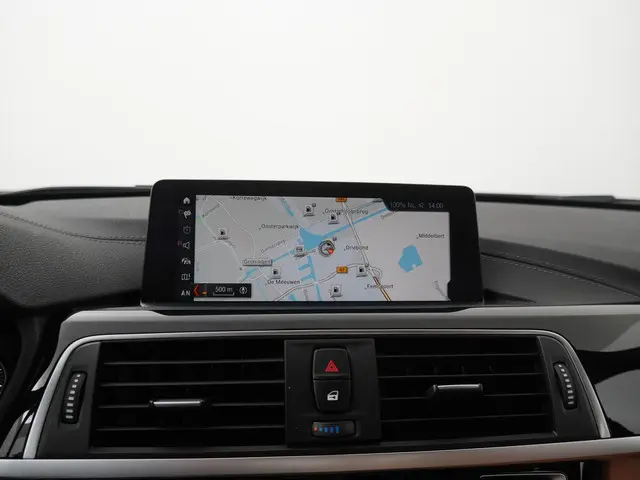 BMW 3 Serie 320i Luxury Edition 2019 Benzine 15