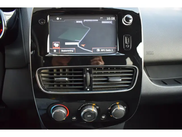 Renault Clio Estate 0.9 TCe Limited 2017 Benzine 11