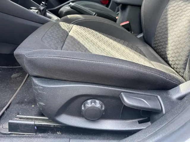 Ford Fiesta 1.0 EcoBoost Hybrid Titanium 2022 Benzine 23