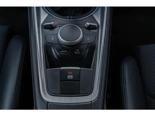 Audi TT 2.0 TFSI 2015 Benzine 33