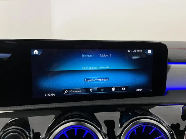 Mercedes-Benz CLA 200 AMG Line 2021 Benzine 33