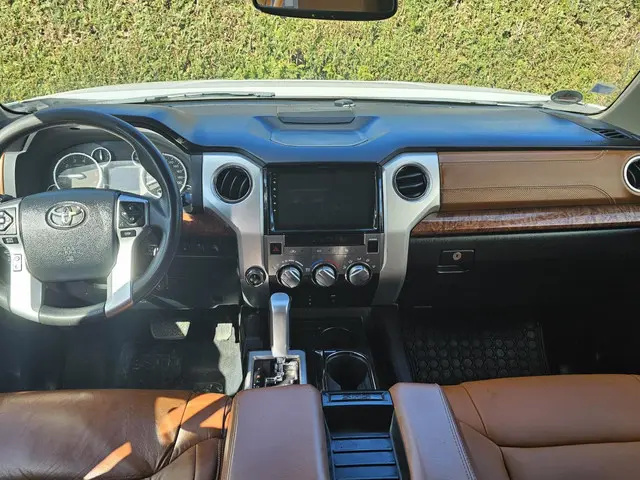 Toyota Tundra 5.7L V8 2015 Benzine 15