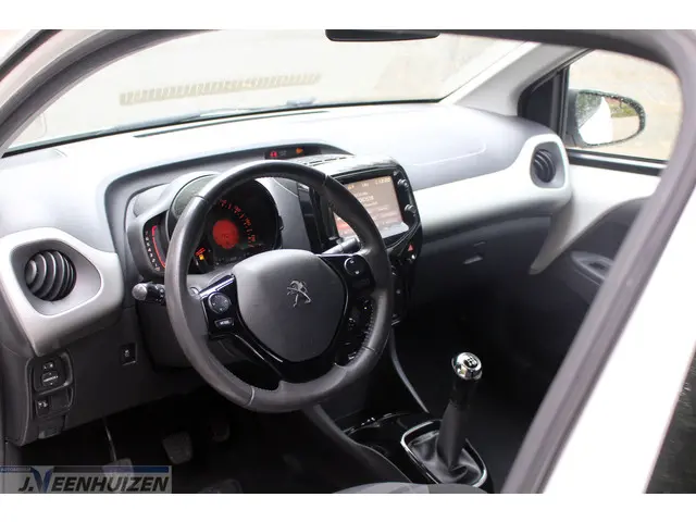 Peugeot 108 1.2 VTi Allure 2014 Benzine 11
