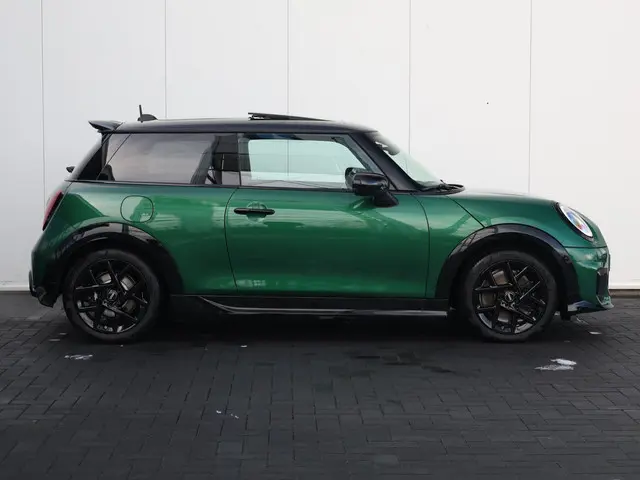 MINI 3-Deurs Cooper C 2025 Benzine 9