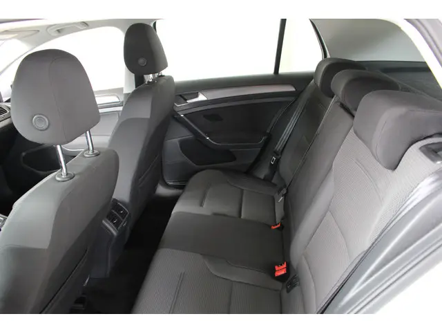 Volkswagen Golf 1.0 TSI Comfortline 2018 Benzine 8