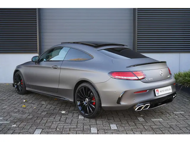 Mercedes-Benz C-Klasse C300 coupé AMG line 2016 Benzine 7