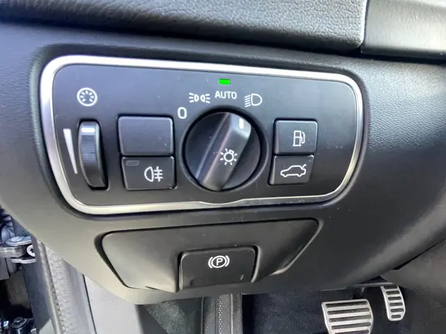 Volvo V60 1.5 T3 Nordic+ R-DESIGN AUTOMAAT 2017 Benzine 15