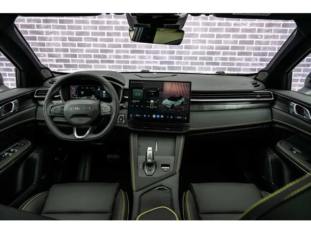 Lynk & Co 01 1.5 More 2026 Hybride Benzine 6