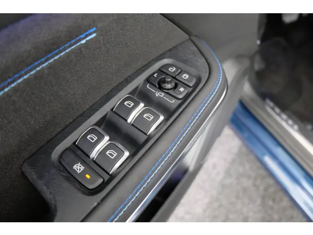 Lynk & Co 01 1.5 2023 Hybride Benzine 23