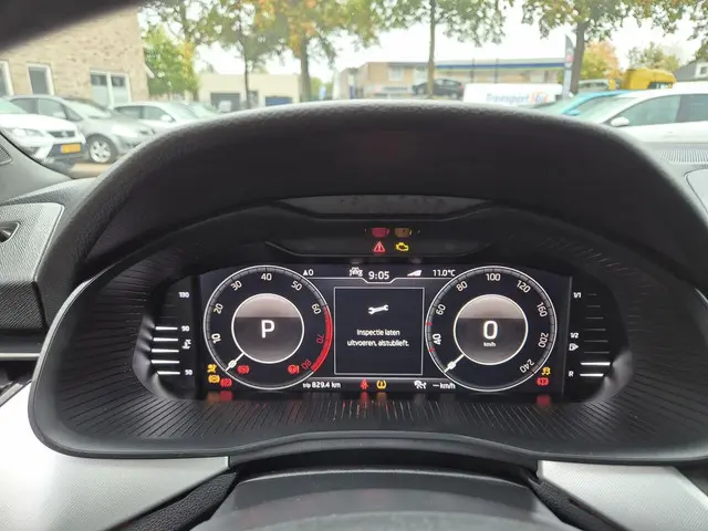 Škoda Kamiq 1.5 TSI ACT Sport Business 2020 Benzine 17