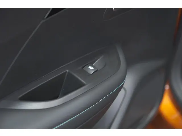 Peugeot 2008 PureTech 130 EAT8 Allure 2021 Benzine 23