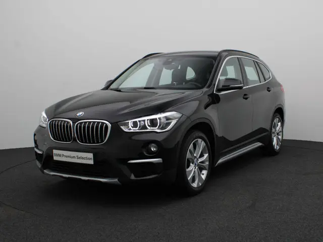 BMW X1 sDrive18i 2019 Benzine