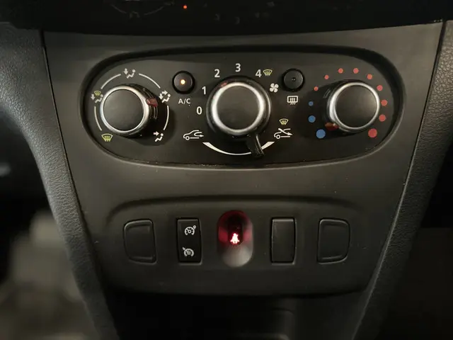 Dacia Sandero 0.9 TCe Laureate 2017 Benzine 15