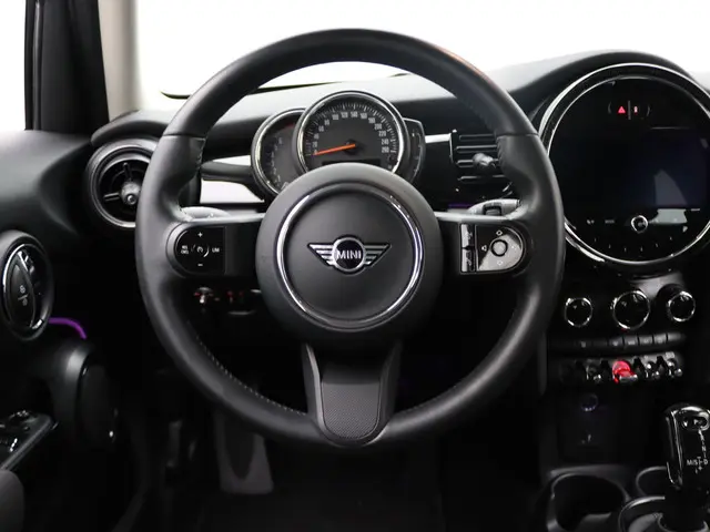 MINI 5-Deurs Cooper 2023 Benzine 7