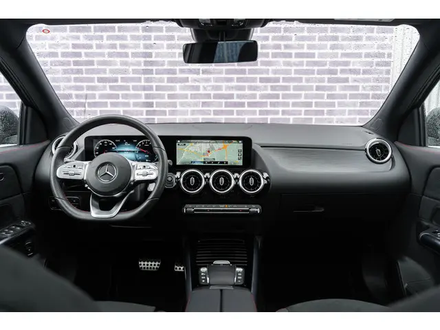 Mercedes-Benz GLA 250 e AMG Line 2021 Hybride Benzine 27