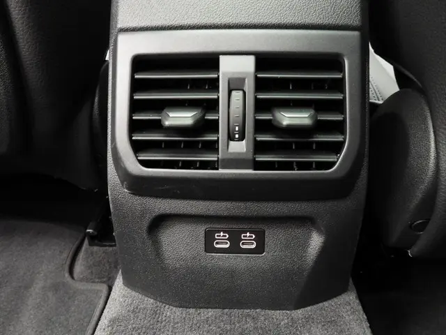 BMW 1 Serie 5-deurs M135i xDrive 2024 Benzine 23
