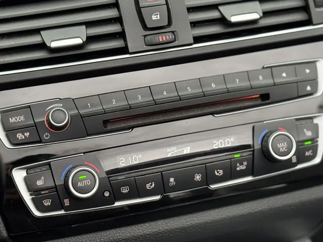 BMW 2 Serie Cabrio M235i High Executive 2015 Benzine 24