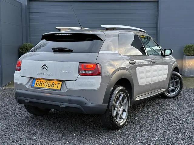 Citroën C4 Cactus 1.2 PureTech Shine 2015 Benzine 4
