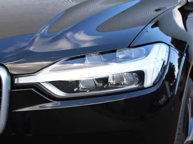 Volvo XC60 2.0 T5 R-Design 2019 Benzine 5