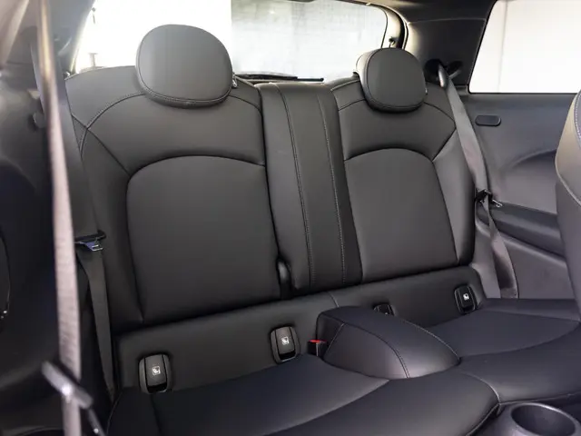 MINI 3-Deurs Cooper 2022 Benzine 11